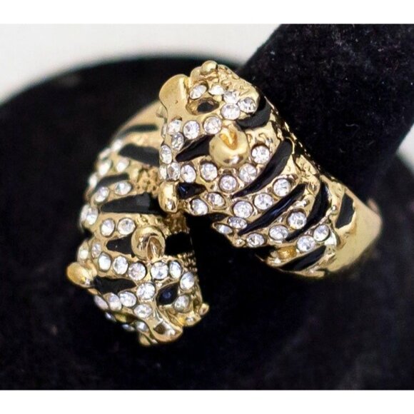 Size 7 1/2, Gold Tone Intricate Elegant Rhinestones Ring - A23 - Picture 2 of 3